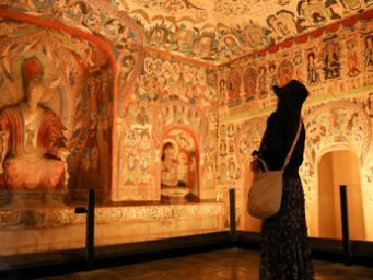 敦煌夏季旅游持续升温