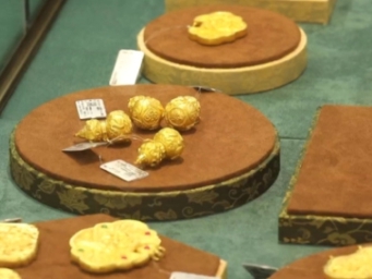 黄金市场上演 “冰与火” 首饰消费下滑 投资金销量猛增